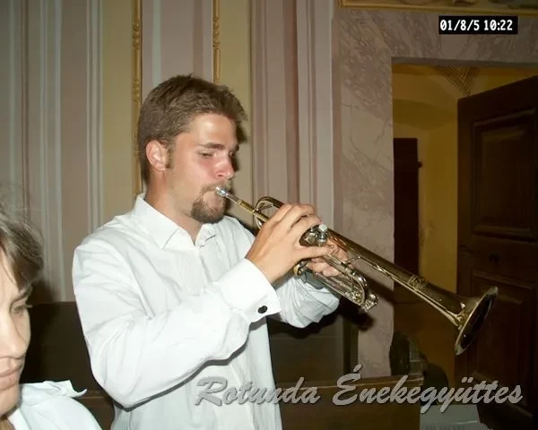 rotunda 2001 08 mv