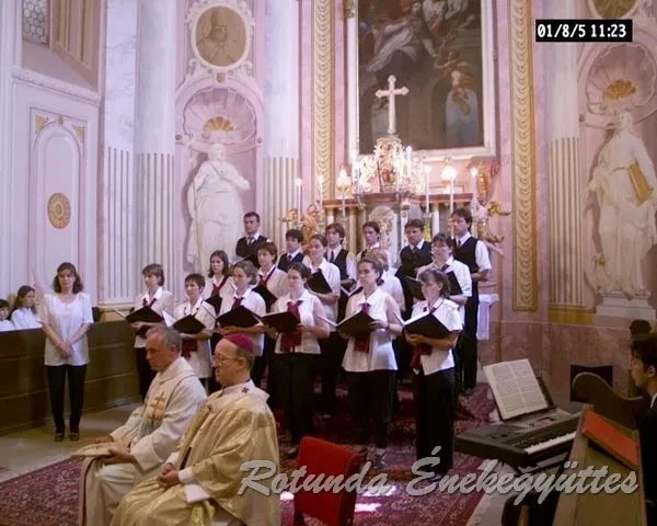 rotunda 2001 08 mv