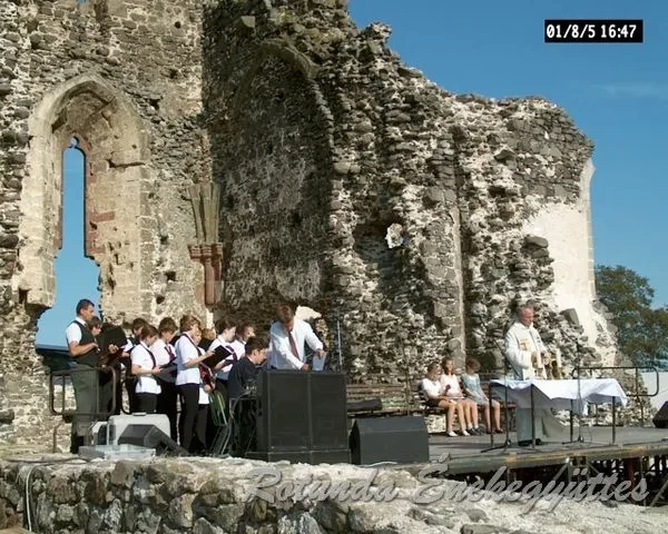 rotunda 2001 08 mv