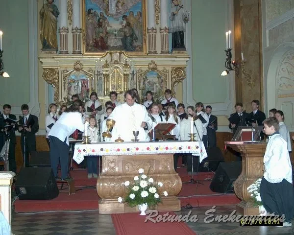 rotunda 2002 04 06