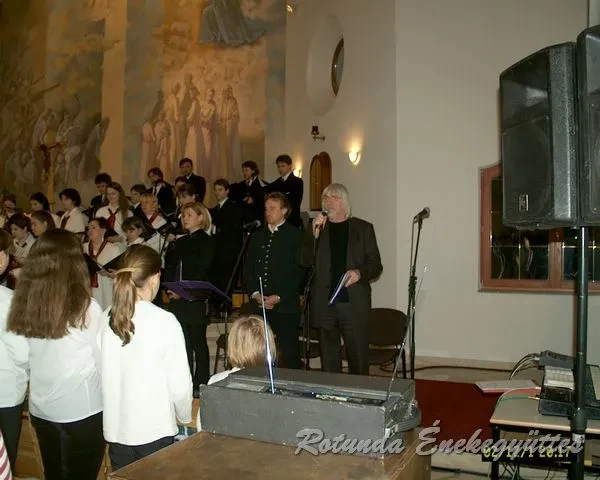 rotunda 2002 12 01